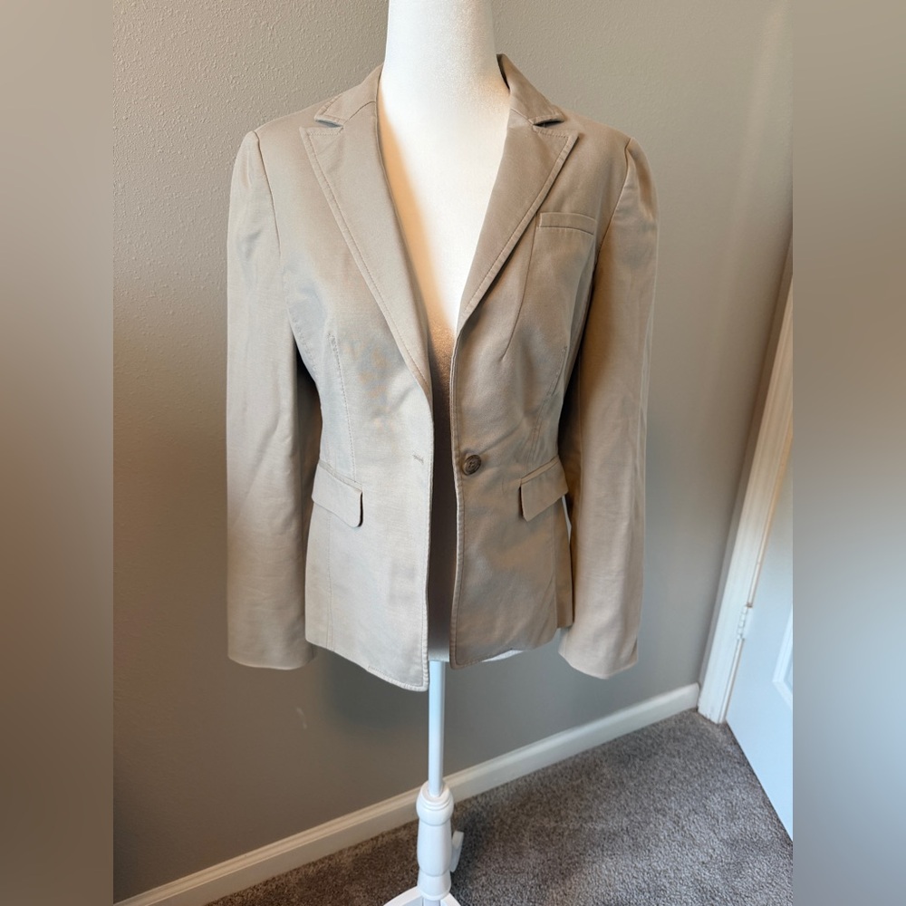 Banana Republic Beige Blazer, Work Wardrobe Staple, Size 2